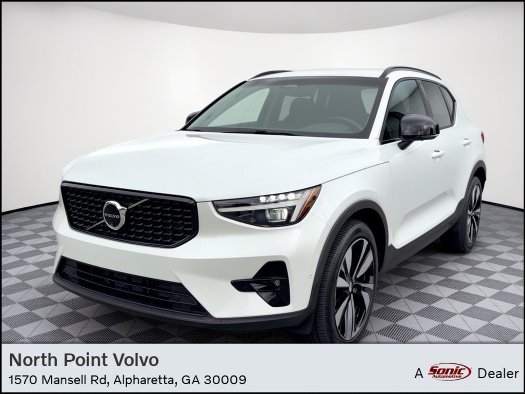 Used 2024 Volvo XC40 B5 Plus w/ Protection Package Premier