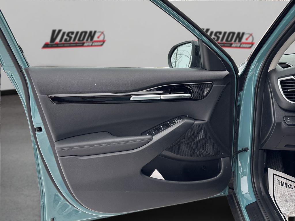 Certified 2025 Kia Seltos S image 21