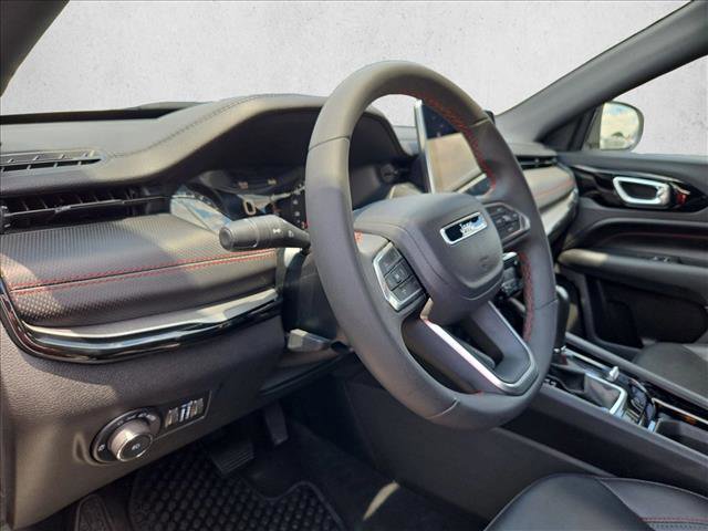 Used 2024 Jeep Compass Trailhawk AWD/4WD image 8
