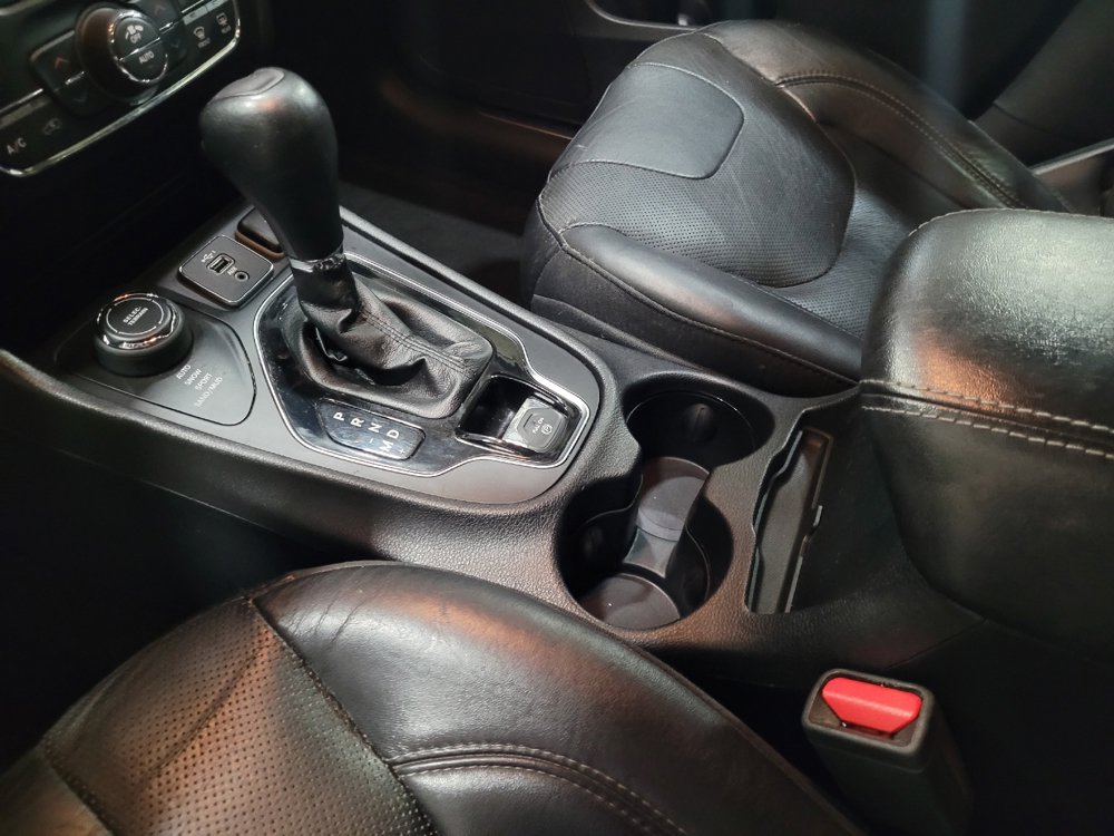 Used 2019 Jeep Cherokee Limited AWD/4WD image 26
