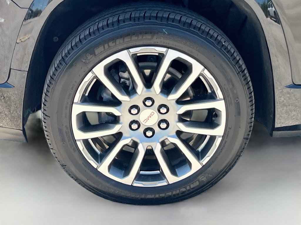 Used 2023 GMC Acadia Denali w/ Denali Ultimate Package FWD image 34
