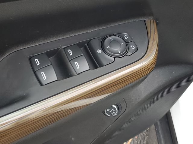 Used 2022 GMC Acadia SLE w/ Driver Convenience Package FWD image 17