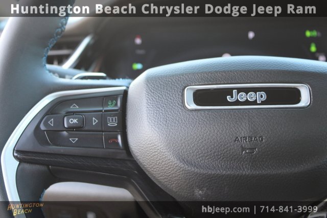 Used 2023 Jeep Grand Cherokee Trailhawk image 22