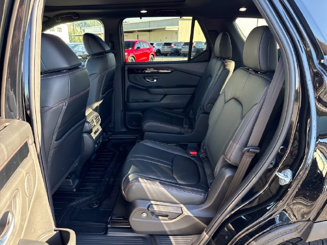 Used 2026 Honda Pilot TrailSport image 16