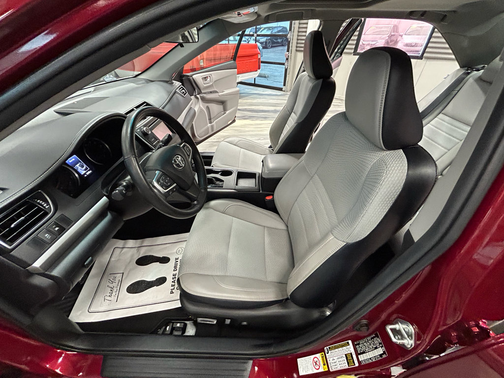 Used 2016 Toyota Camry SE w/ Moonroof Package FWD image 50