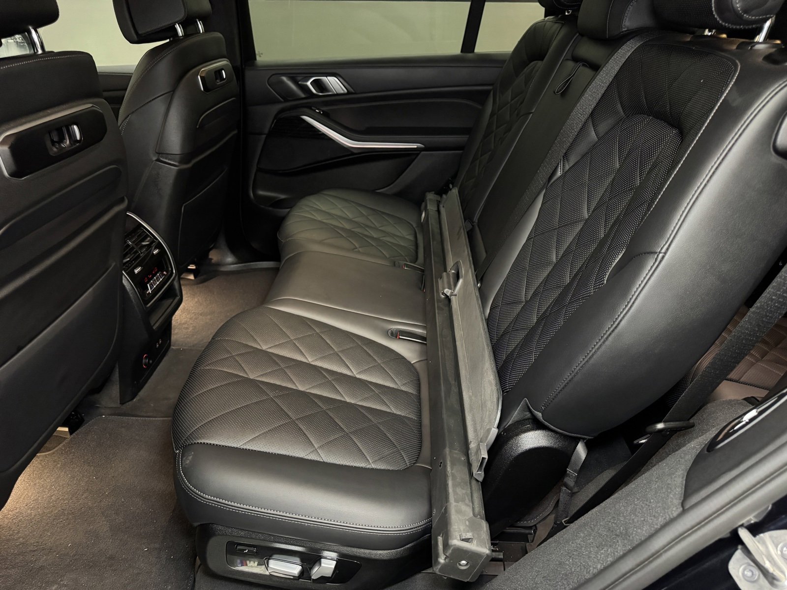 Used 2023 BMW X7 xDrive40i w/ M Sport Package image 36