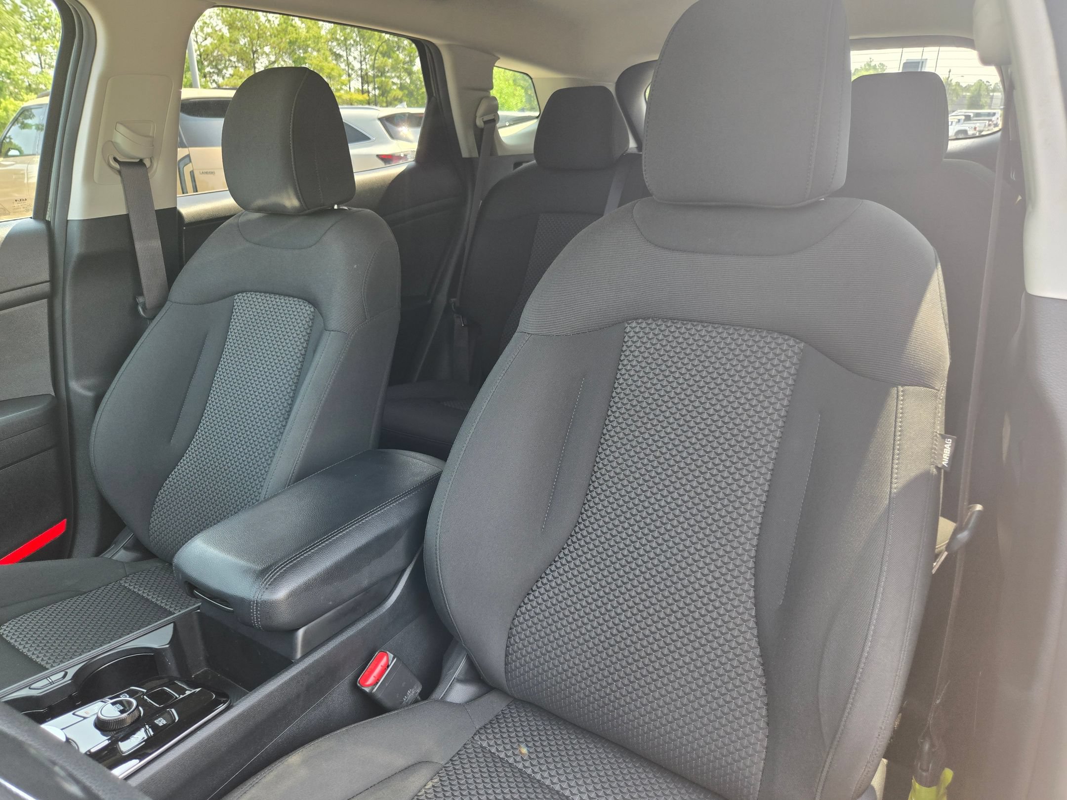 Used 2025 Kia Sportage LX FWD image 24