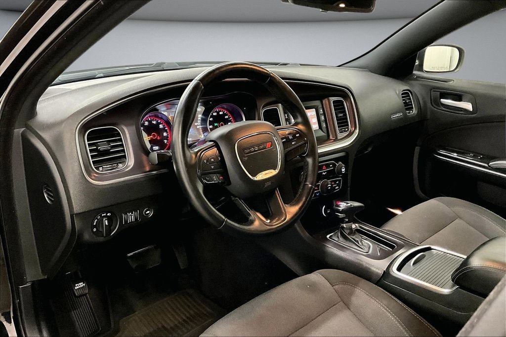 Used 2016 Dodge Charger SE w/ Power Sunroof Group image 17