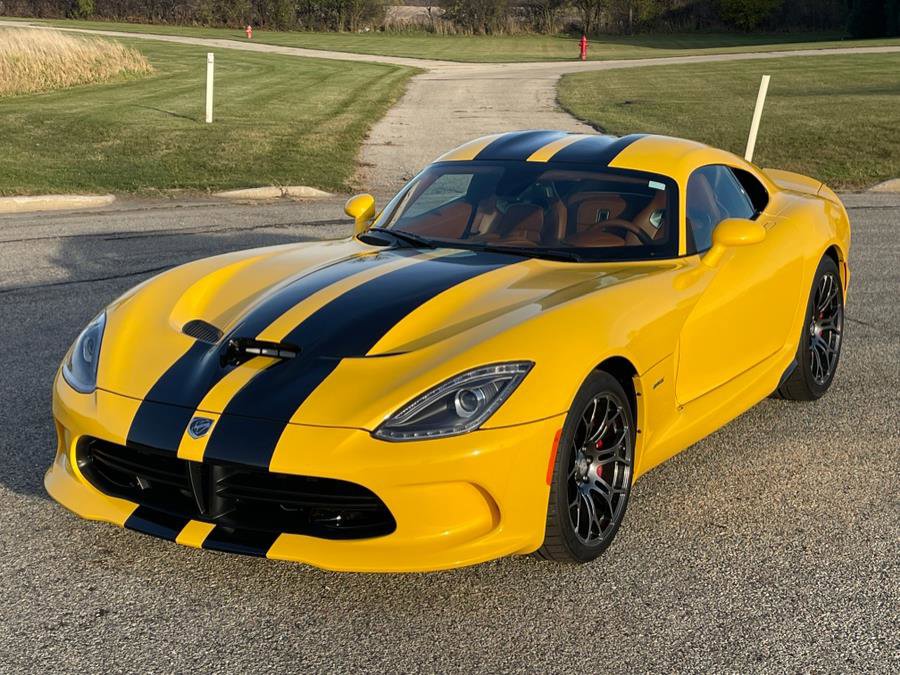 Used 2013 SRT Viper GTS w/ GTS Laguna Interior Pkg image 2