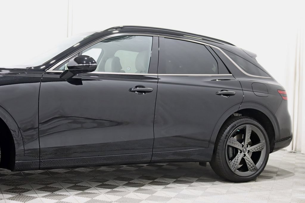 Used 2025 Genesis GV70 3.5T Sport w/ Sport Advanced Package AWD/4WD image 3