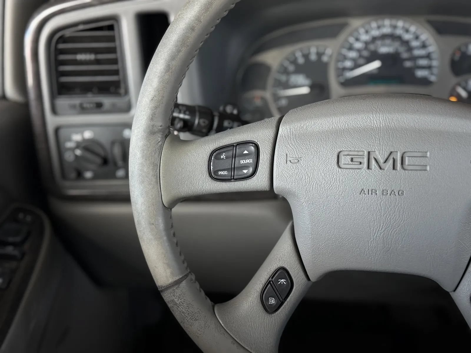 Used 2005 GMC Yukon XL Denali AWD/4WD image 24