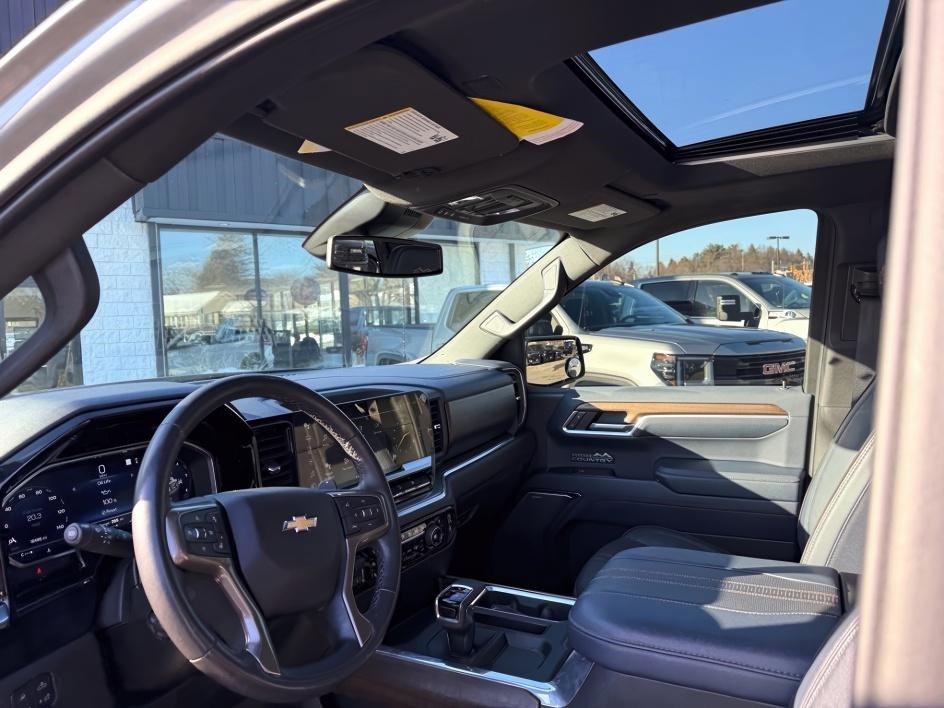Used 2023 Chevrolet Silverado 1500 High Country w/ Z71 Off-Road Package image 13