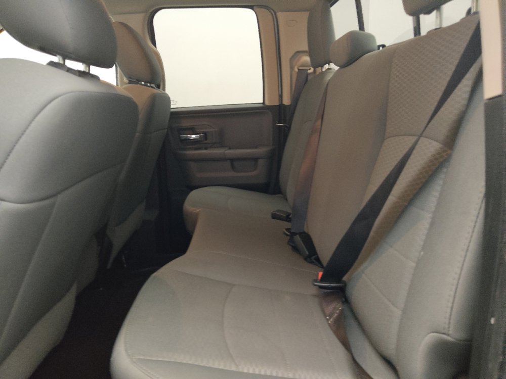 Used 2017 RAM 1500 Classic SLT RWD image 18