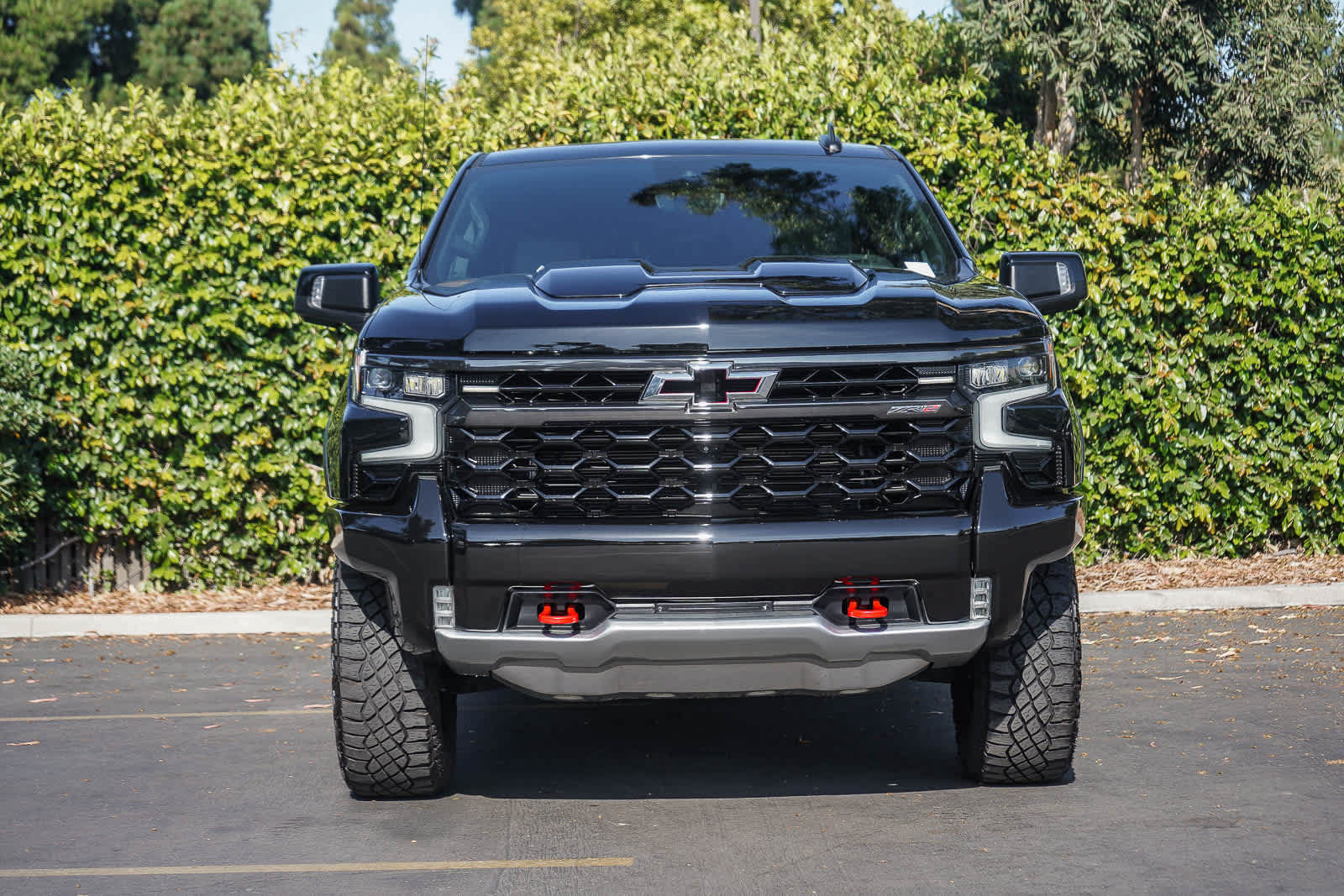 Used 2024 Chevrolet Silverado 1500 ZR2 w/ Technology Package AWD/4WD image 2