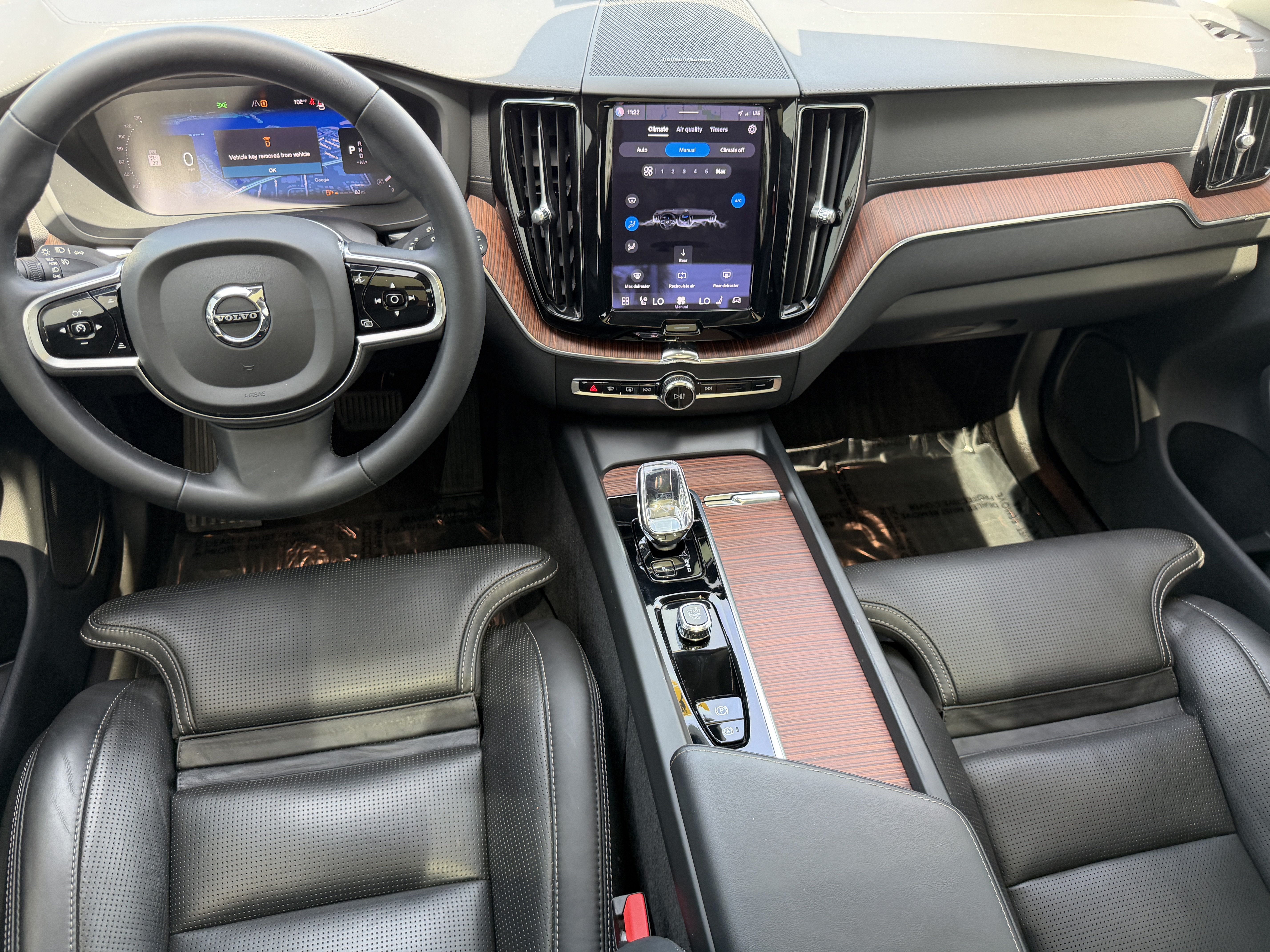 Certified 2023 Volvo XC60 B5 Ultimate w/ Climate Package FWD image 13