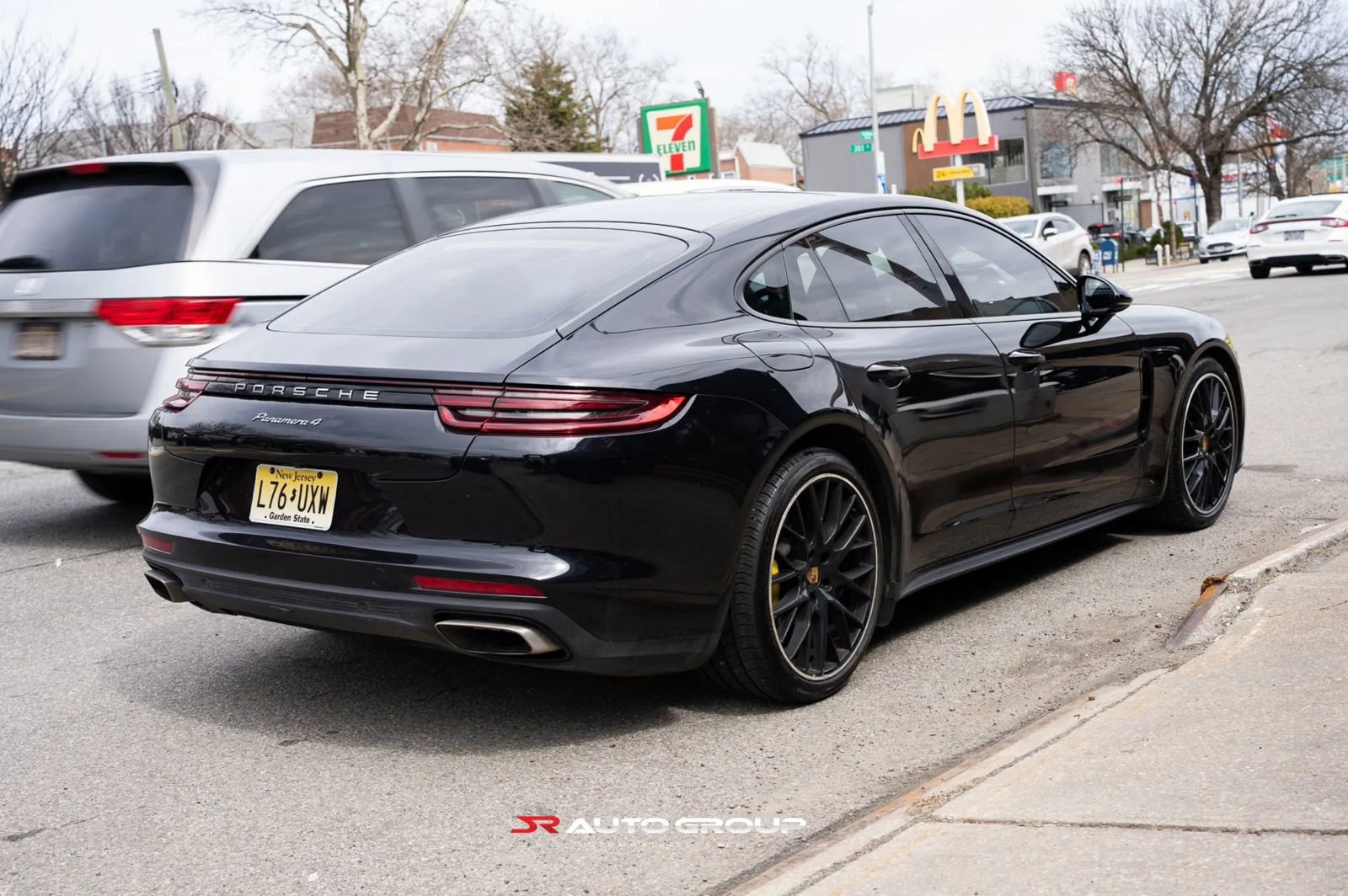 Used 2019 Porsche Panamera 4 image 5