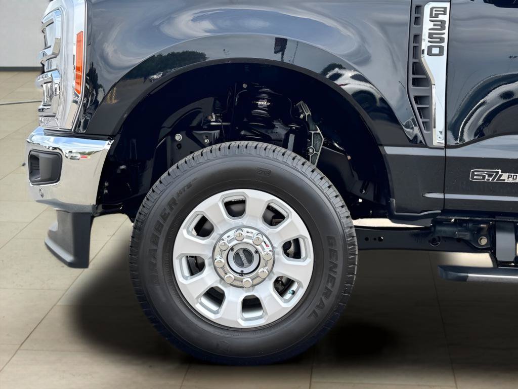 Used 2023 Ford F350 Lariat w/ Lariat Ultimate Package AWD/4WD image 44