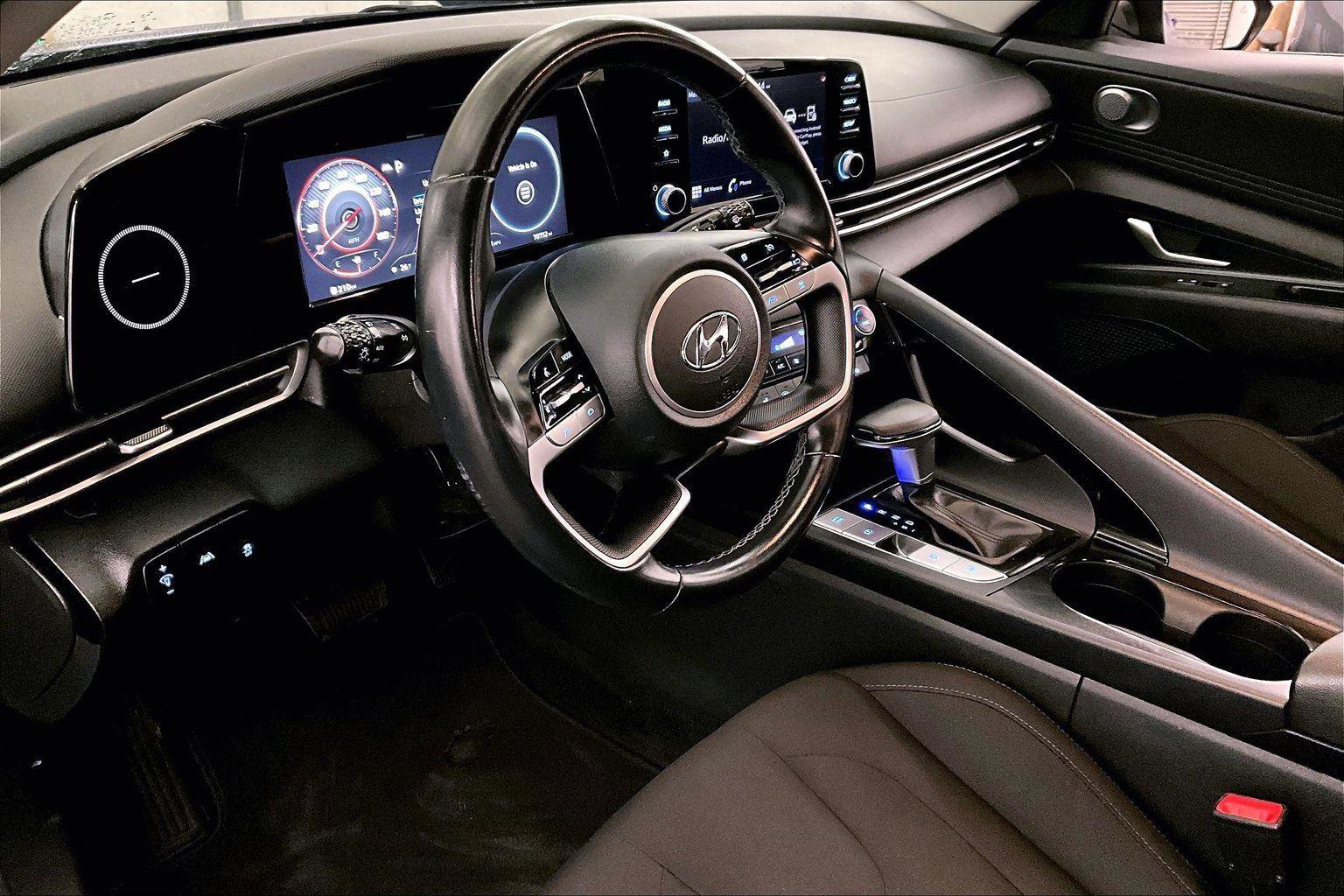 Used 2021 Hyundai Elantra SEL w/ Convenience + Premium Package image 12