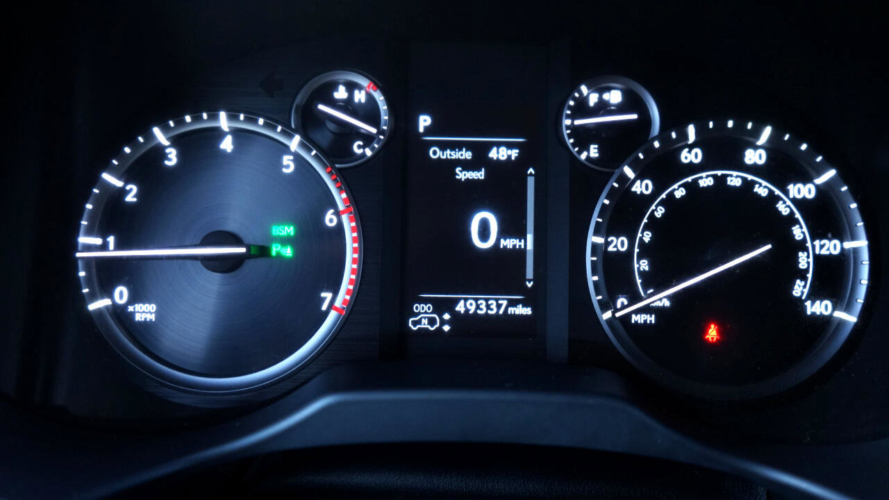 Used 2021 Lexus GX 460 Luxury w/ Sport Design Package image 14