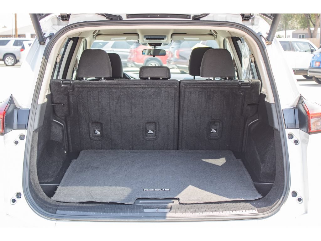 Used 2024 Nissan Rogue SV AWD/4WD image 12