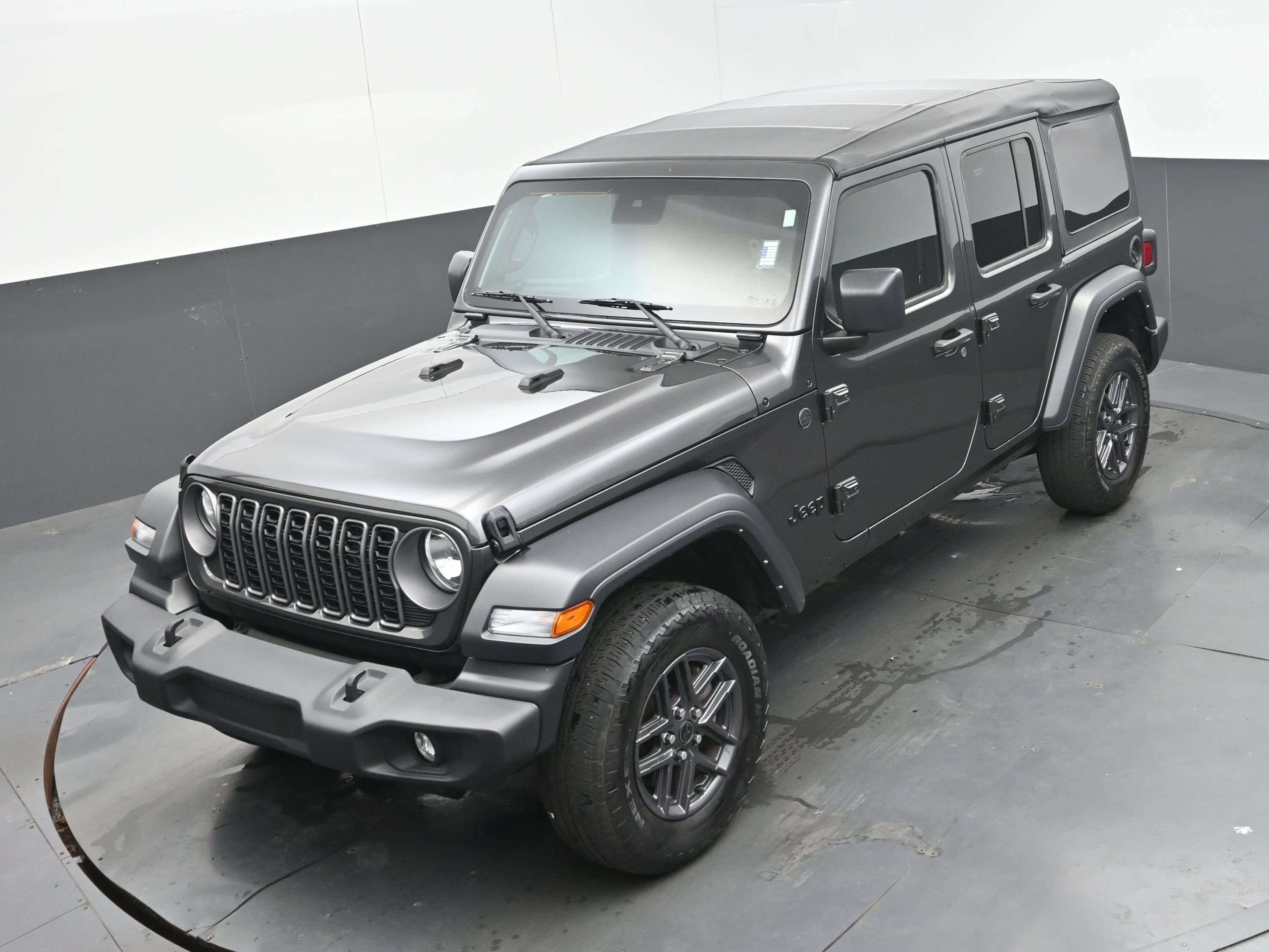 Used 2025 Jeep Wrangler Unlimited Sport AWD/4WD image 26