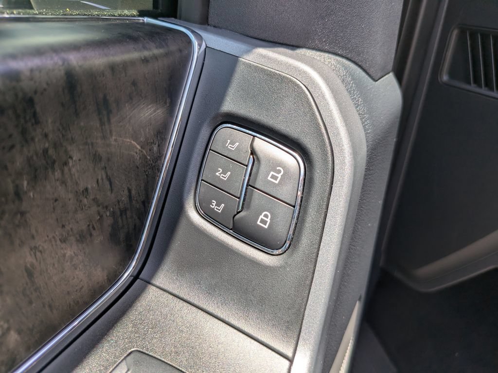 Used 2024 Ford F250 Lariat w/ Lariat Ultimate Package AWD/4WD image 16