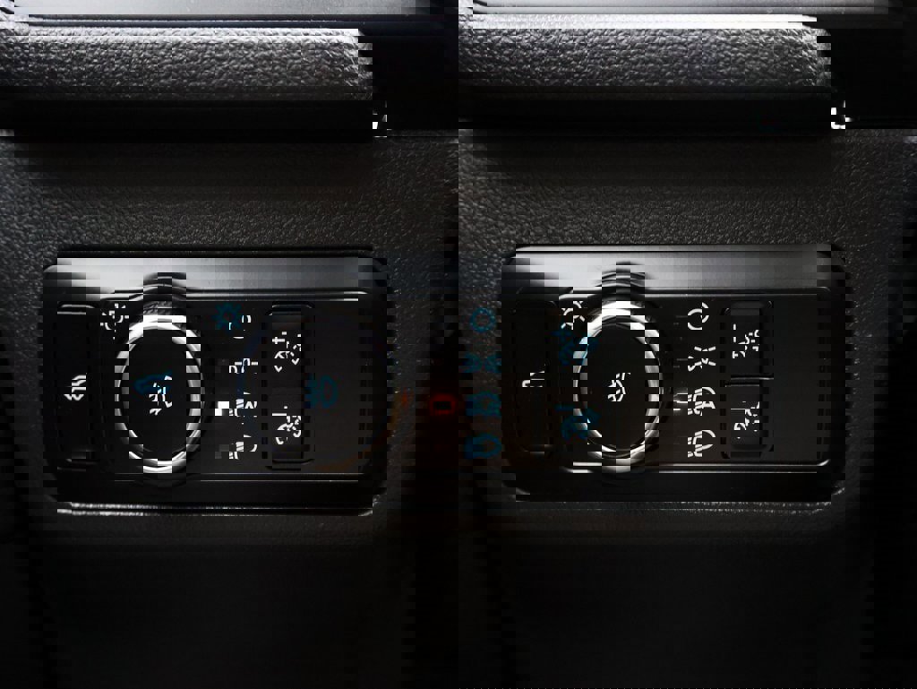 Used 2025 Ford Escape ST-Line Elite w/ Premium Technology Package image 33