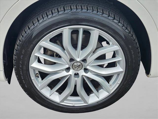 Used 2022 Maserati Levante GT AWD/4WD image 25