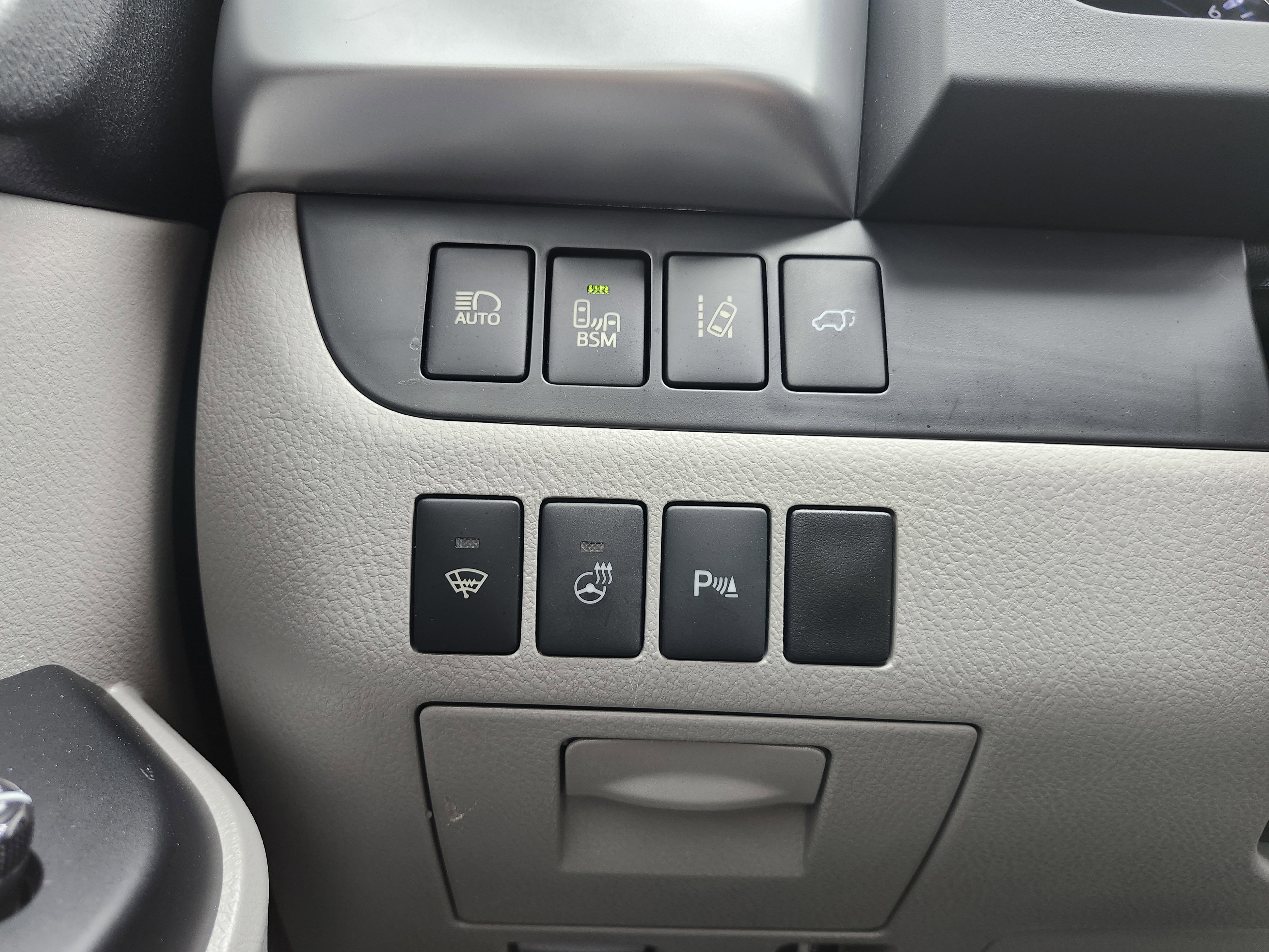 Used 2016 Toyota Highlander Limited image 38