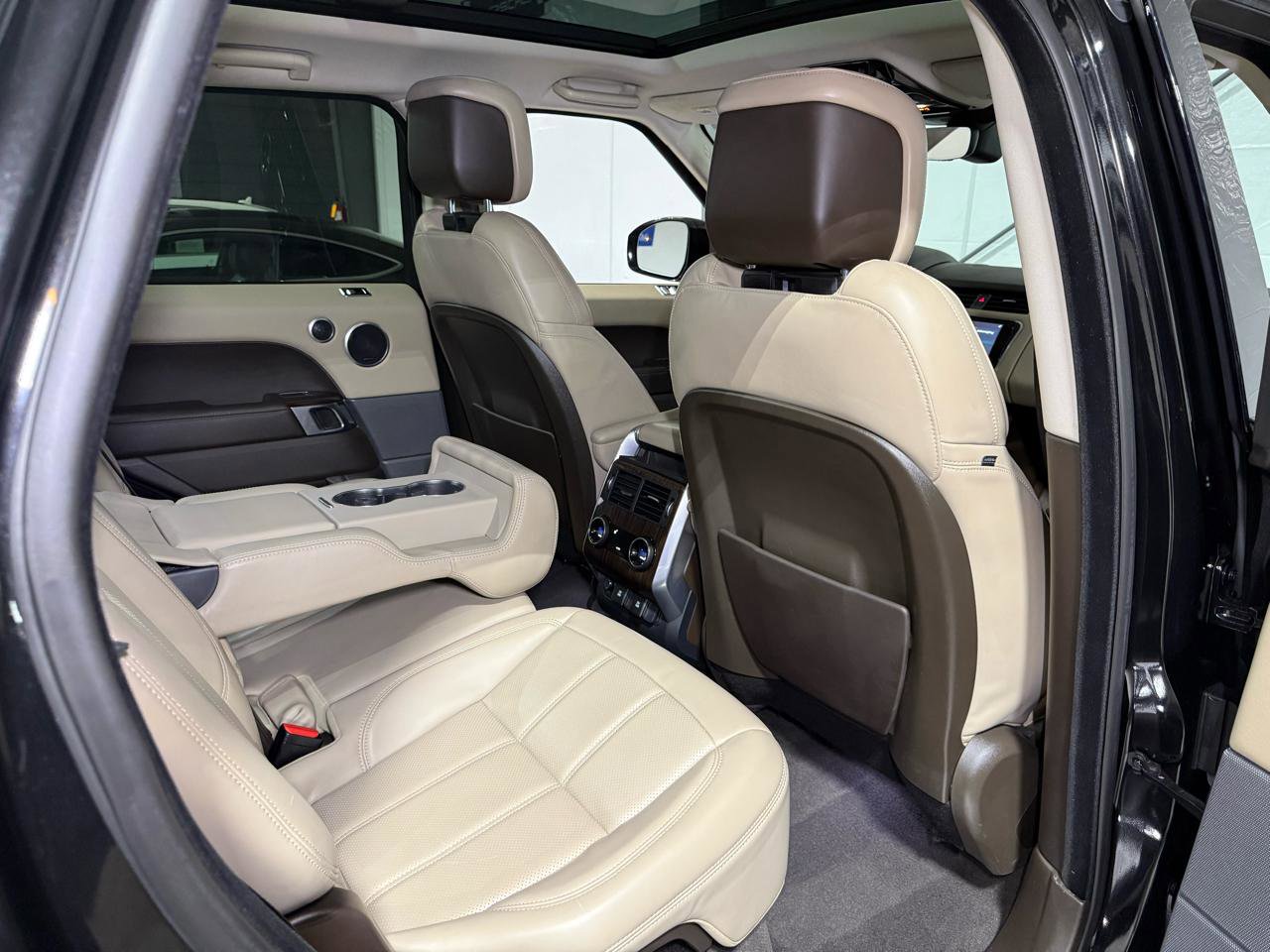 Used 2019 Land Rover Range Rover Sport HSE image 28