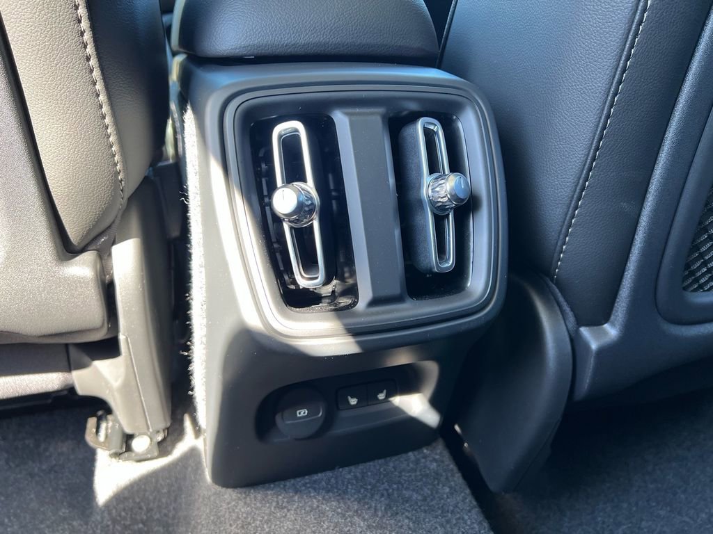 New 2026 Volvo XC40 B5 Plus w/ Protection Package Premier AWD/4WD image 20