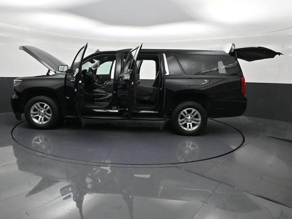 Used 2018 Chevrolet Suburban LT RWD image 34