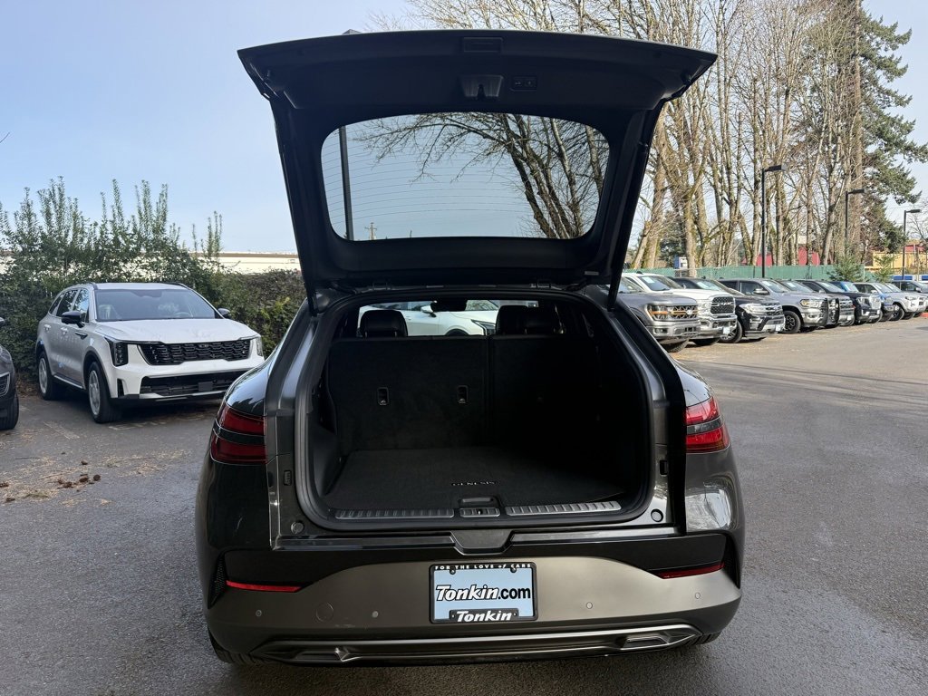 Used 2024 Genesis GV60 RWD image 19