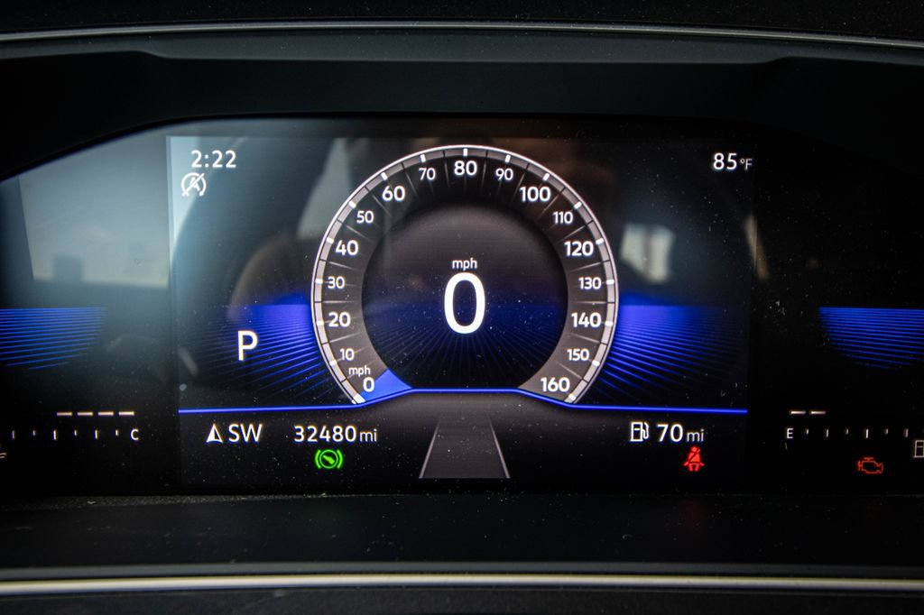 Certified 2023 Volkswagen Tiguan SE R-Line FWD image 38