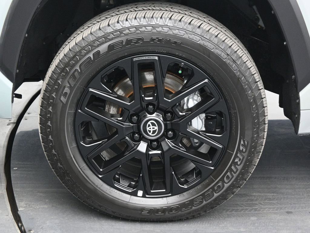 Used 2025 Toyota Tundra Limited image 28