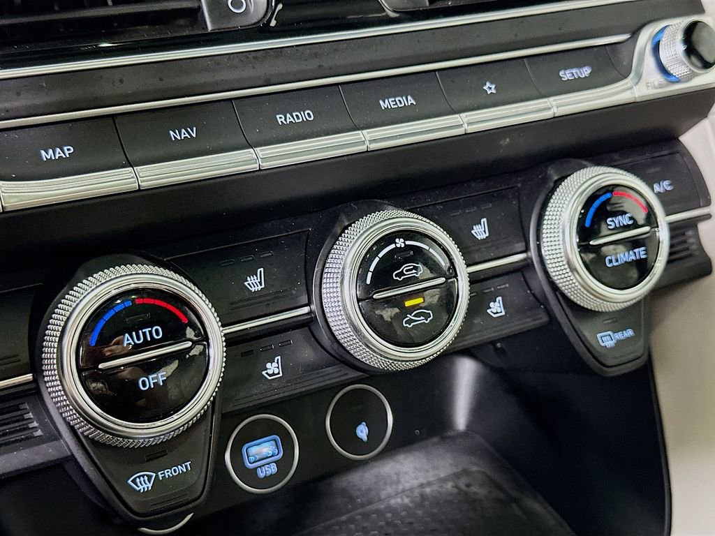 Used 2023 Genesis G70 2.0T w/ Sport Prestige Package image 28