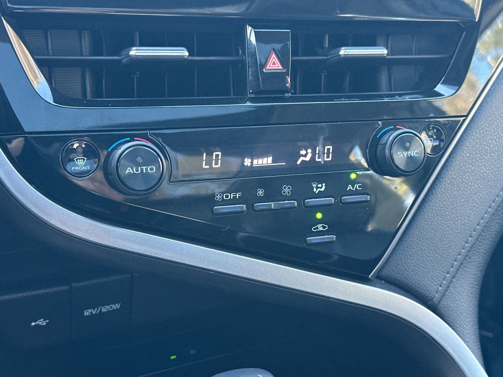 Used 2021 Toyota Camry XLE w/ Navigation Package FWD image 24