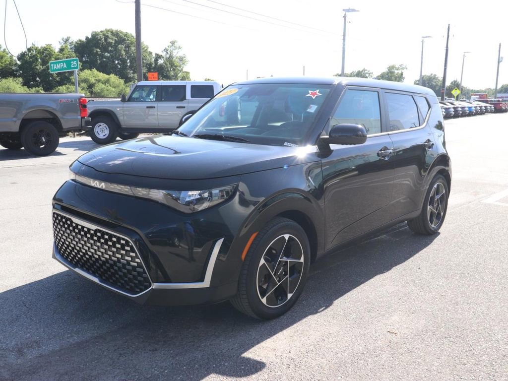 Used 2023 Kia Soul EX FWD image 3