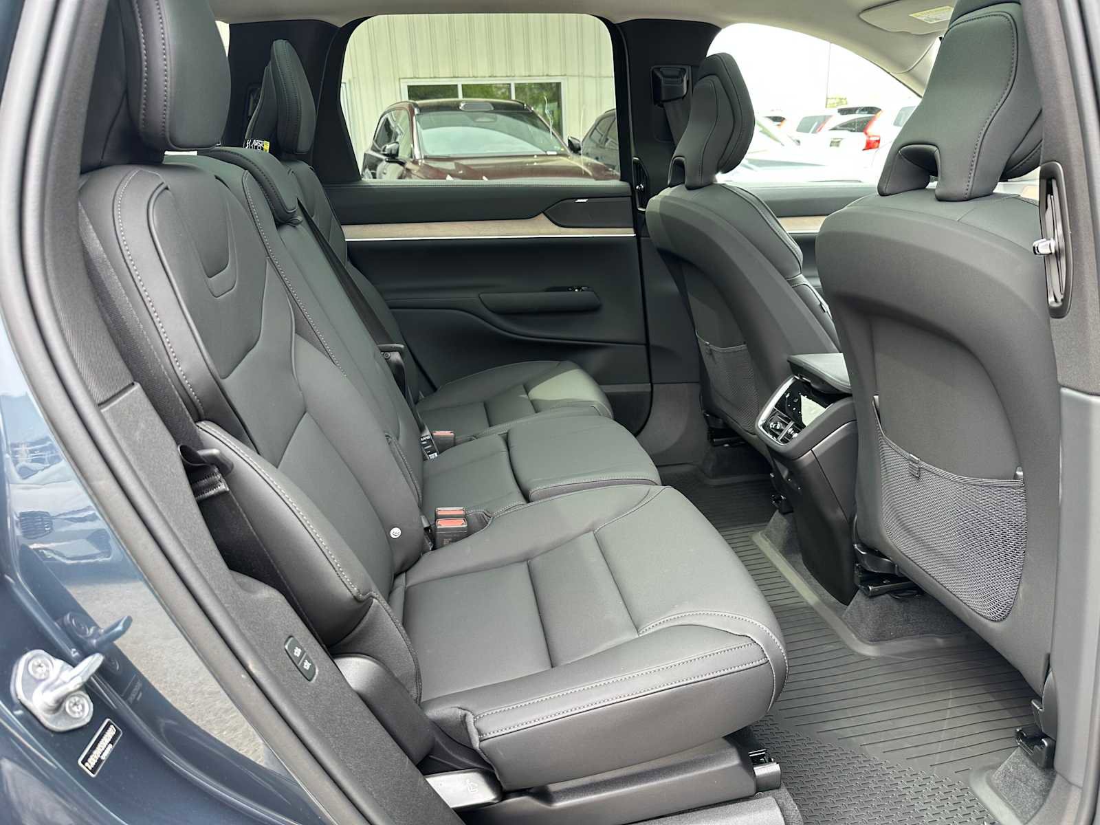 Used 2025 Volvo EX90 Plus w/ Protection Package Premier AWD/4WD image 12