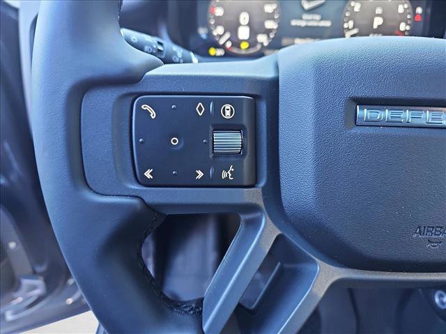 Used 2025 Land Rover Defender 110 X-Dynamic SE image 16