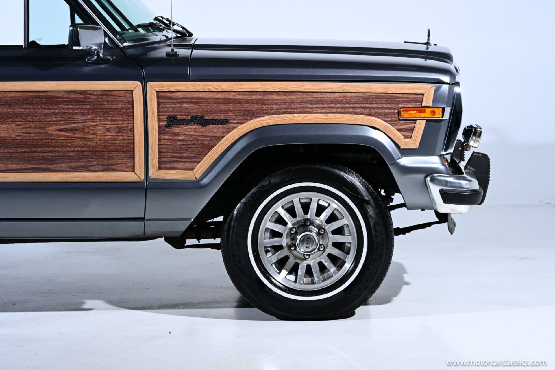 Used 1991 Jeep Grand Wagoneer AWD/4WD image 14