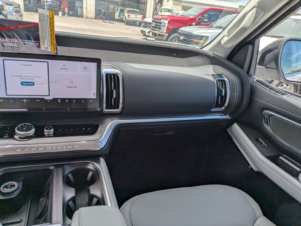 New 2027 Ford Expedition Platinum w/ Driver's Package RWD image 18