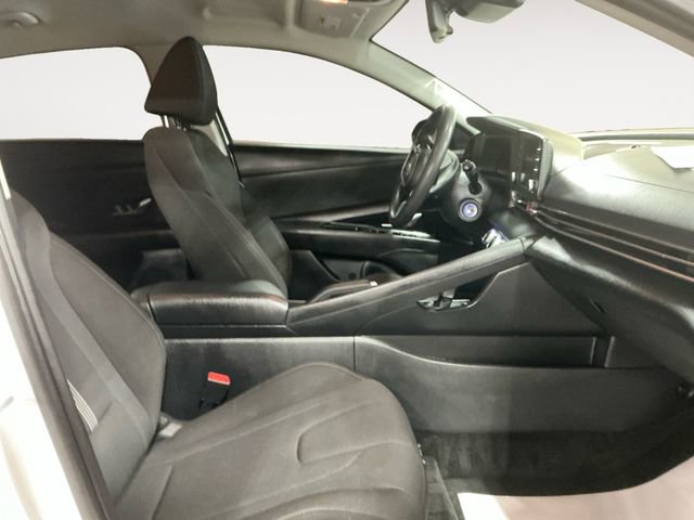 Used 2024 Hyundai Elantra SE image 16