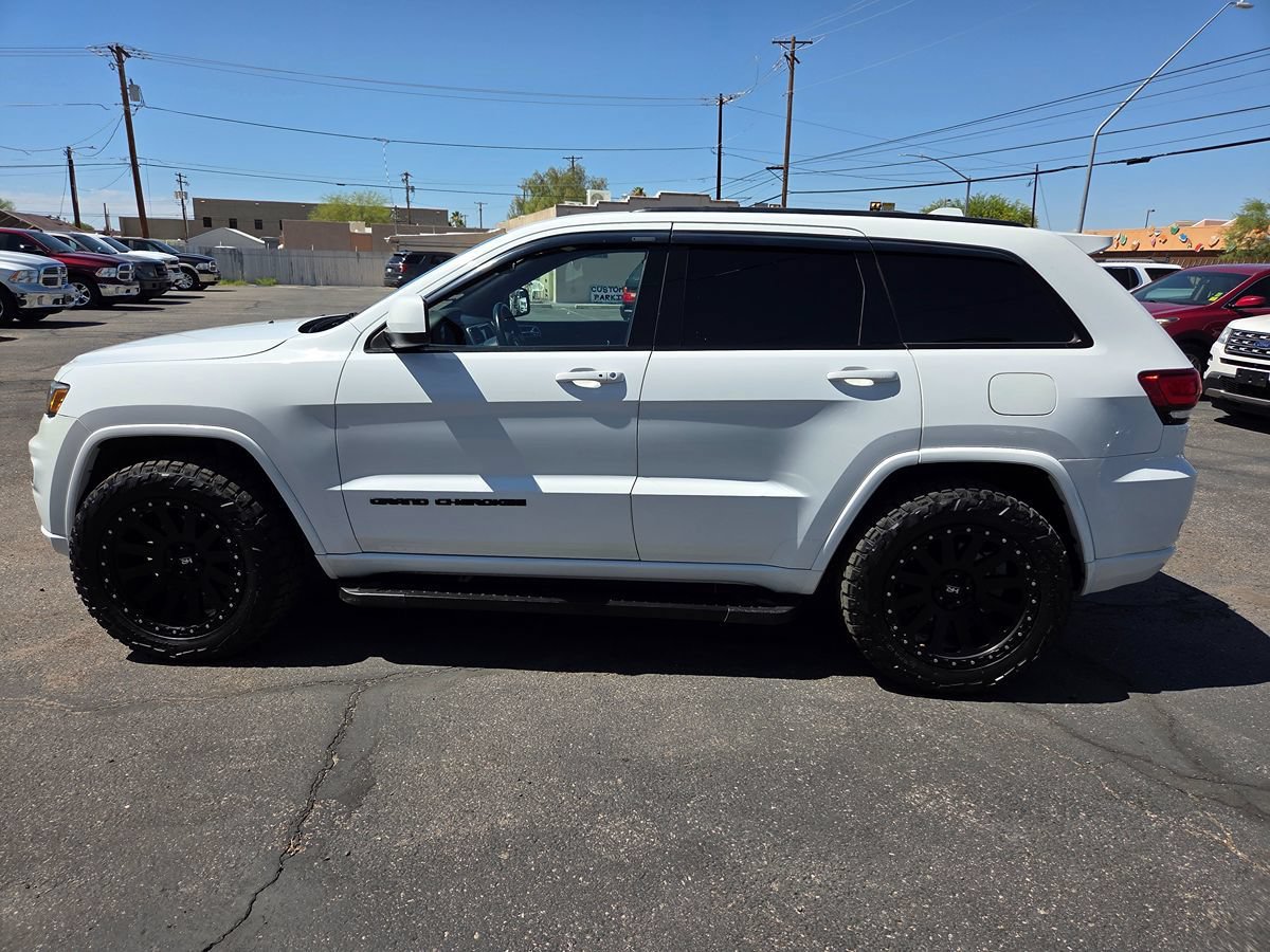 Used 2018 Jeep Grand Cherokee Altitude RWD image 19