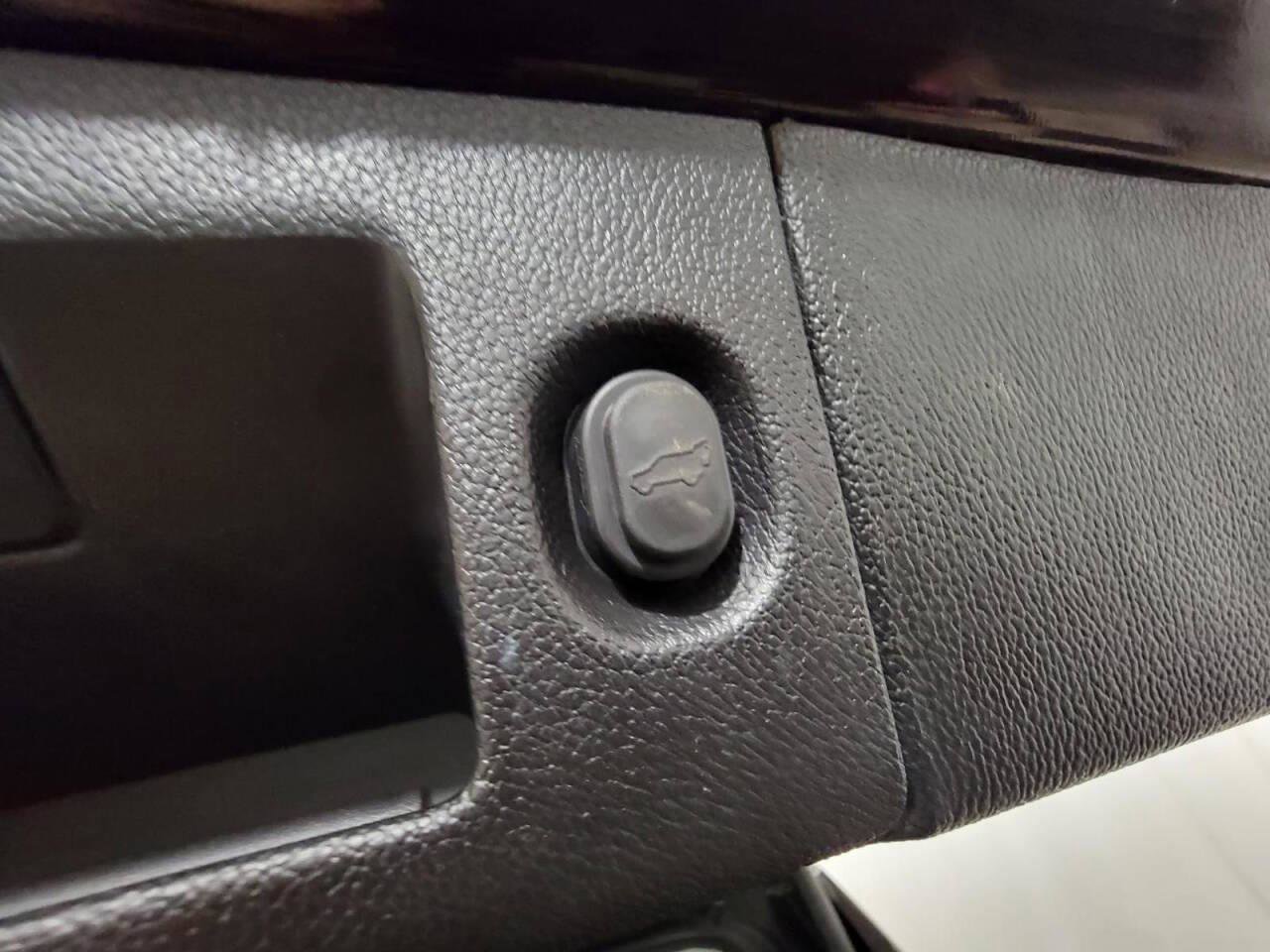 Used 2017 Chevrolet Tahoe Premier image 28