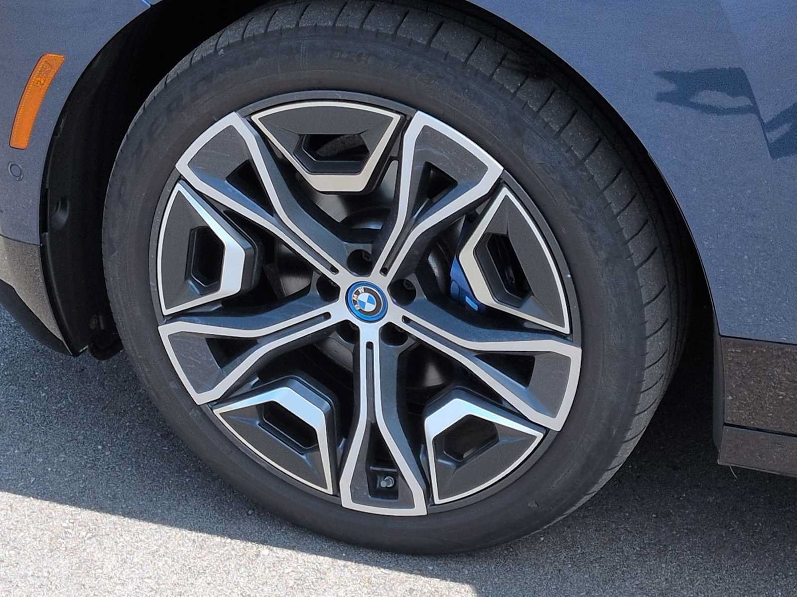Used 2023 BMW iX M60 AWD/4WD image 13