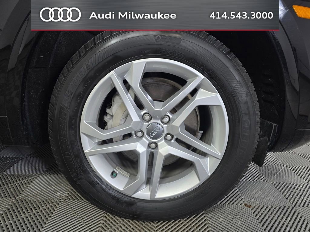 Used 2019 Audi Q5 2.0T Premium w/ Convenience Package AWD/4WD image 2