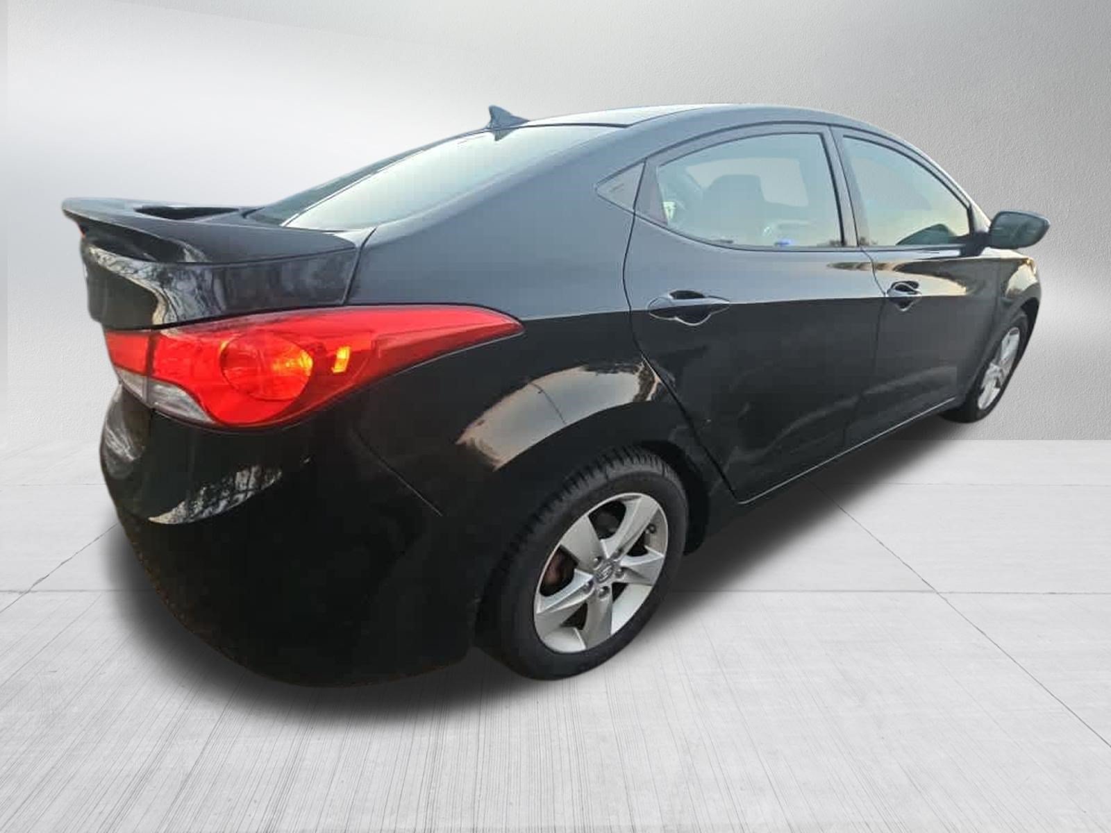Used 2013 Hyundai Elantra GLS w/ Preferred Pkg FWD image 4