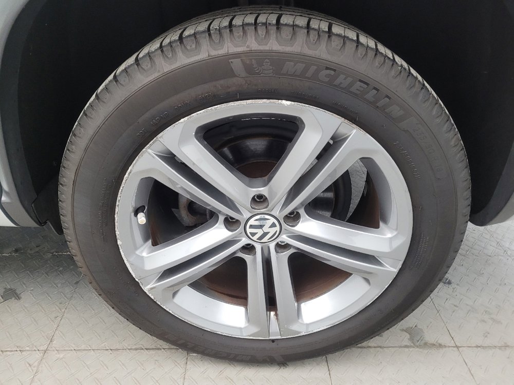 Used 2017 Volkswagen Tiguan Sport image 31