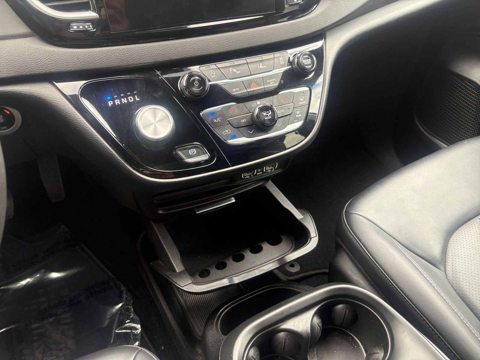 Used 2025 Chrysler Pacifica Select FWD image 36